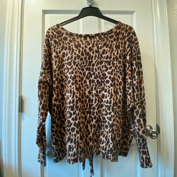 Leopard top - Picture 2 of 3
